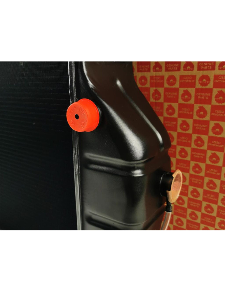 CHŁODNICA 4-CYL TURBO URSUS OEM  
Chłodnica miedziana mocowanie boczne C-1012/1014 turbo C-385 ORYGINAŁ URSUS
Indeks 83613911U
