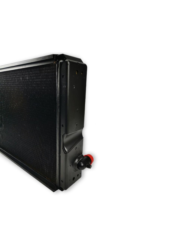 CHŁODNICA 4-CYL TURBO URSUS OEM  
Chłodnica miedziana mocowanie boczne C-1012/1014 turbo C-385 ORYGINAŁ URSUS
Indeks 83613911U
