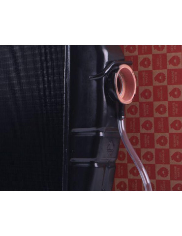 CHŁODNICA C-360 ORGINAŁ URSUS
50613030U
• waga chłodnicy to 8,15kg

• pojemność płynu 3,8L